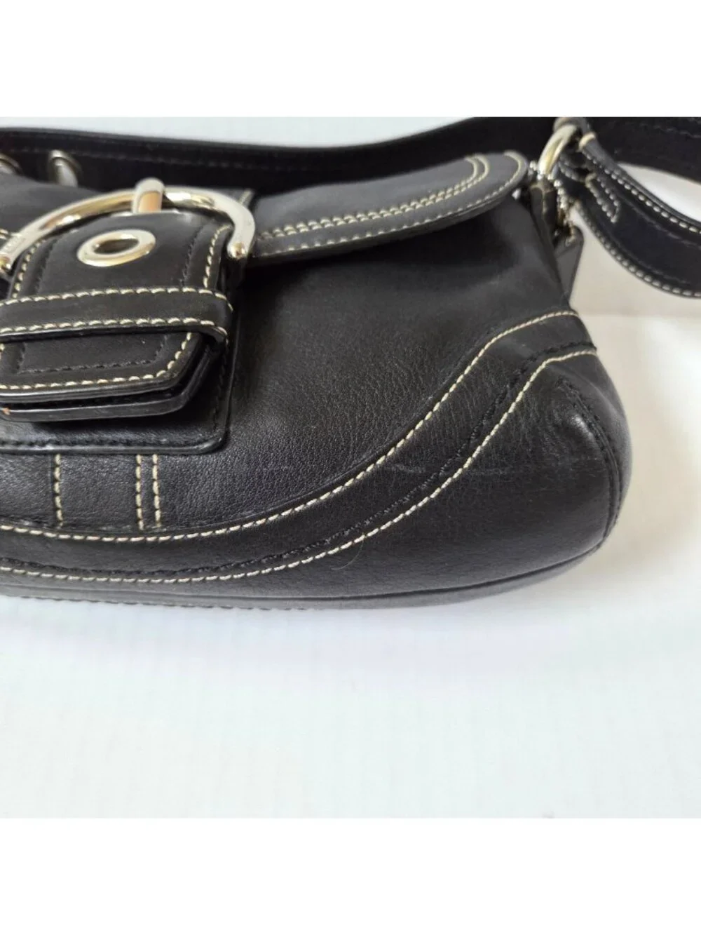 Vintage Coach Soho Black Leather Flap Shoulder Bag F10909 Y2K Contrast Stitching
